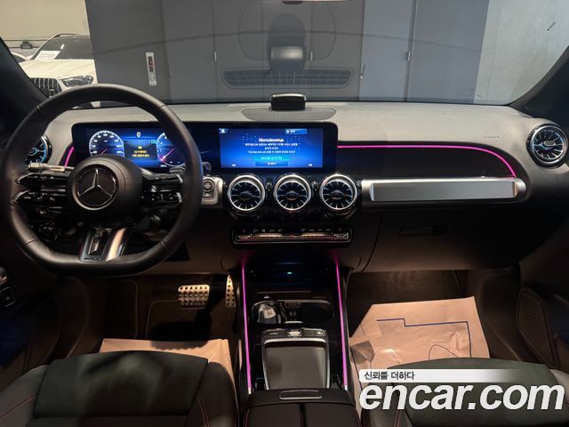 Mercedes-Benz GLB-Class — interior