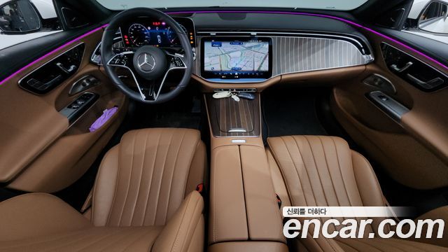 Mercedes-Benz E-Class — interior
