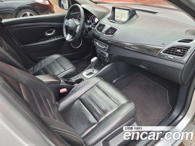 Renault Korea SM3 — interior