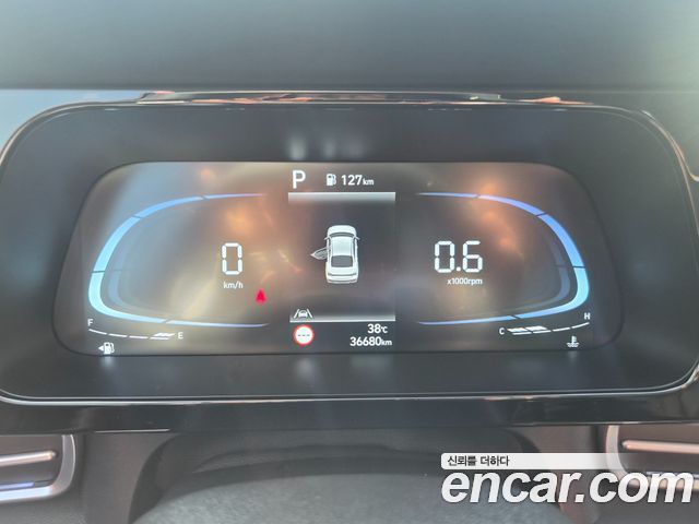 Hyundai Avante — interior