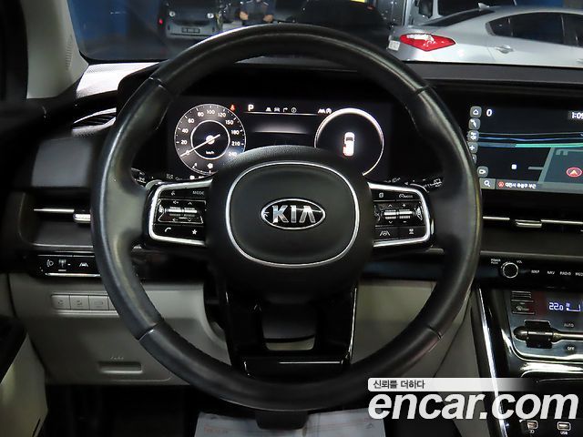 Kia Carnival — interior