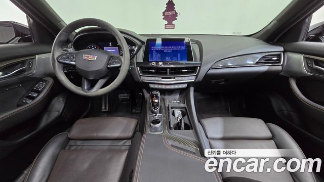Cadillac CT5 — interior