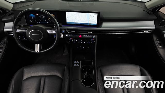 Hyundai Sonata — interior