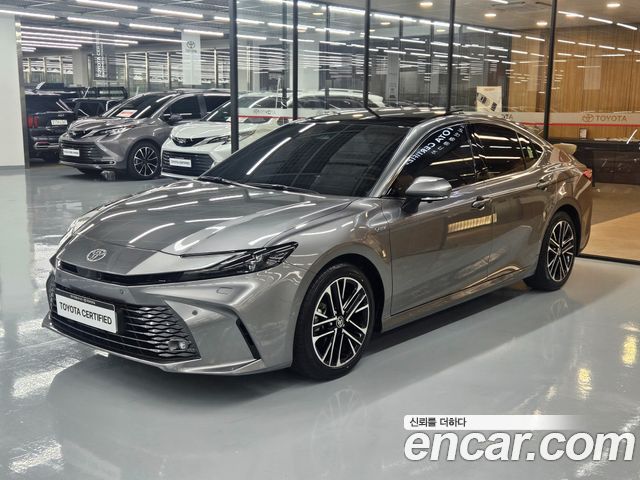 Toyota Camry — exterior