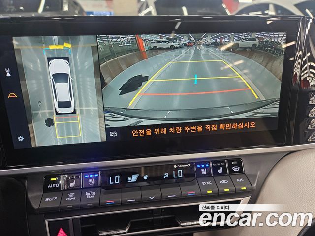 Toyota Camry — interior
