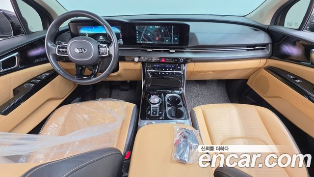 Kia Carnival — interior