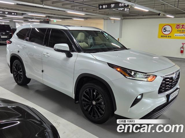 Toyota Highlander — interior