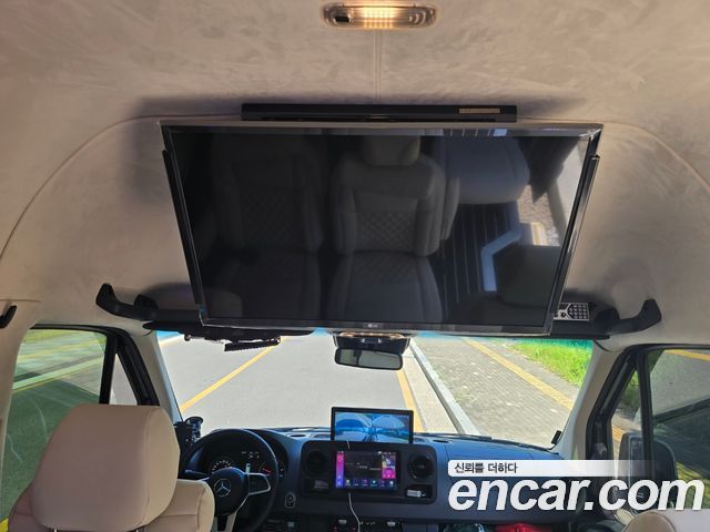 Mercedes-Benz Sprinter — interior