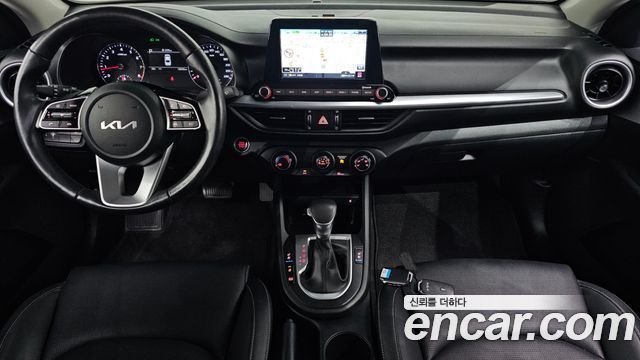 Kia K3 — interior
