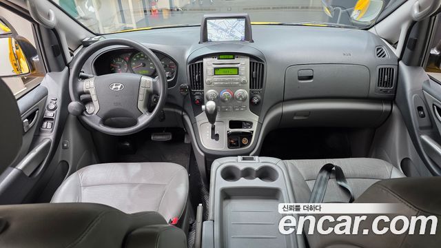 Hyundai Starex — interior