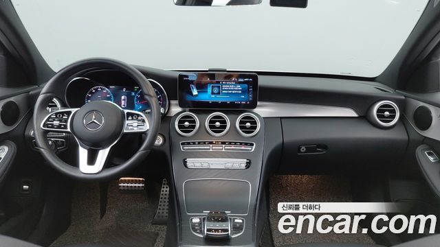 Mercedes-Benz C-Class — interior