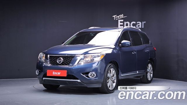 Nissan Pathfinder — exterior