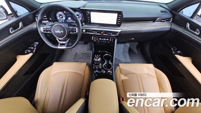 Kia K5 — interior