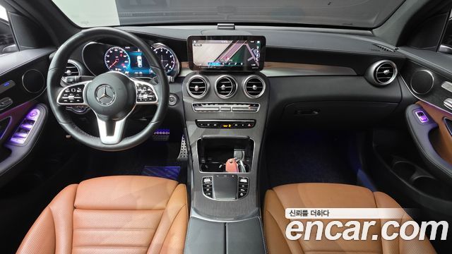 Mercedes-Benz GLC-Class — interior