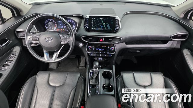 Hyundai Santa Fe — interior
