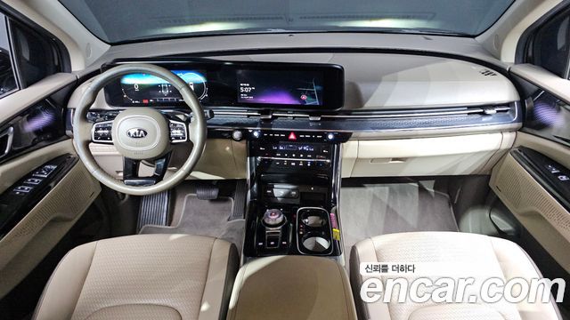 Kia Carnival — interior