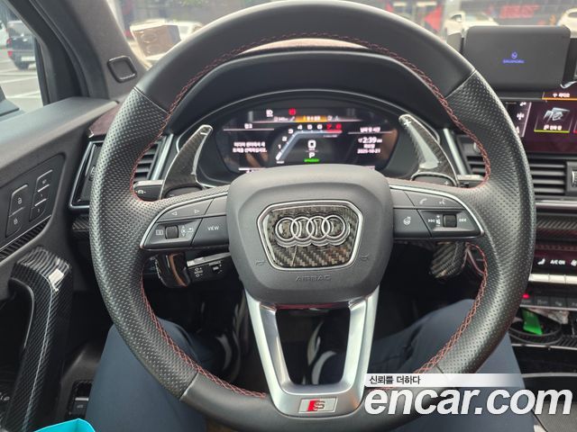 Audi SQ5 — interior