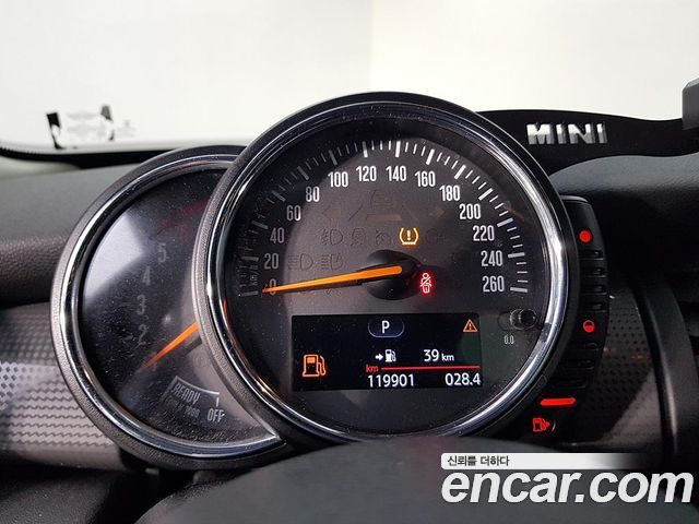 MINI Cooper — interior