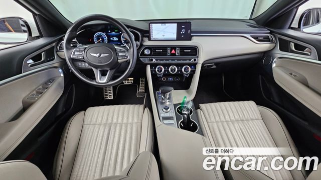 Genesis G70 — interior