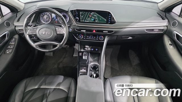 Hyundai Sonata — interior