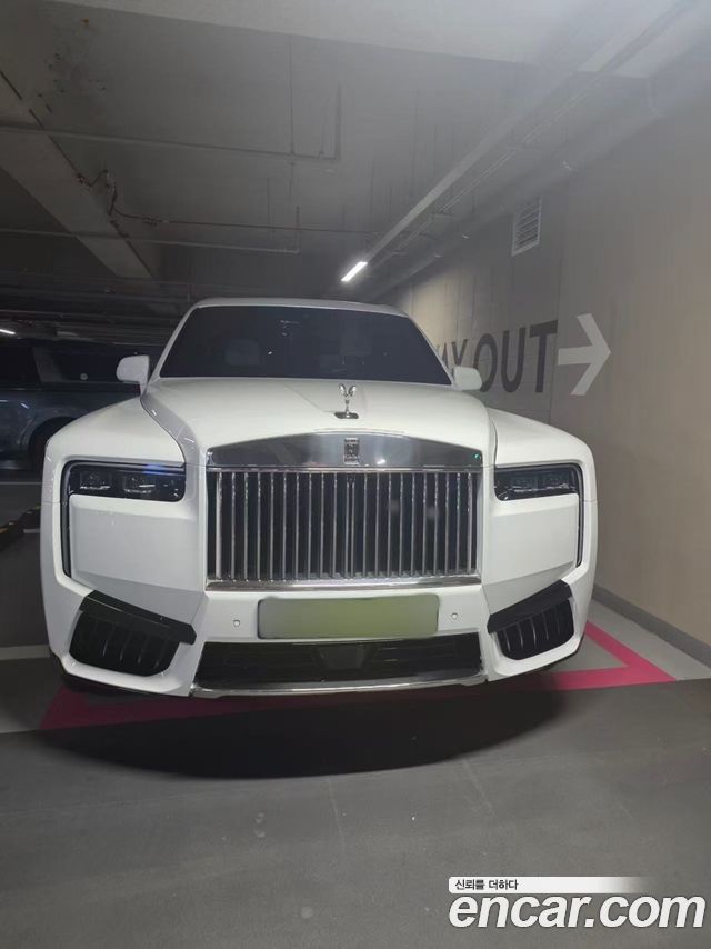 Rolls-Royce Cullinan — exterior
