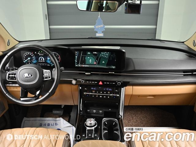 Kia Carnival — interior