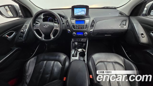Hyundai Tucson — interior
