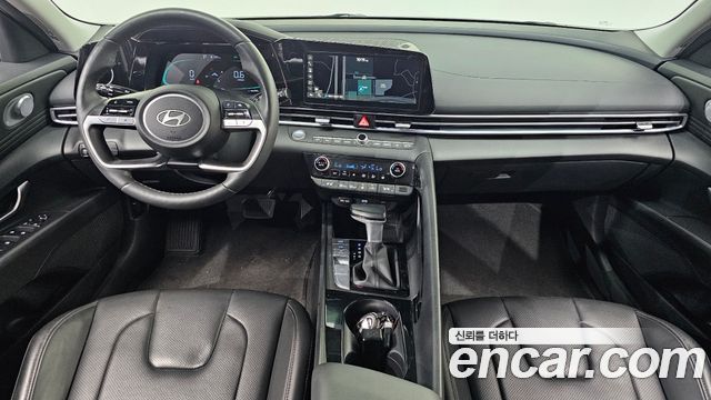 Hyundai Avante — interior