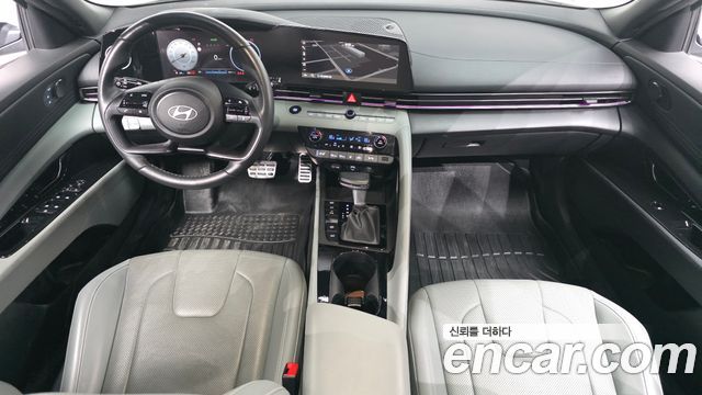 Hyundai Avante — interior
