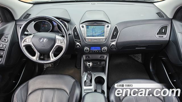 Hyundai Tucson — interior