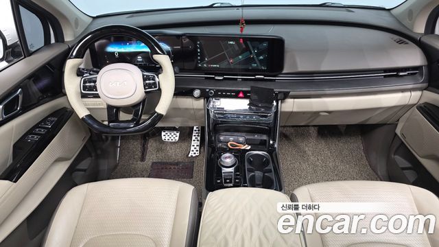Kia Carnival — interior