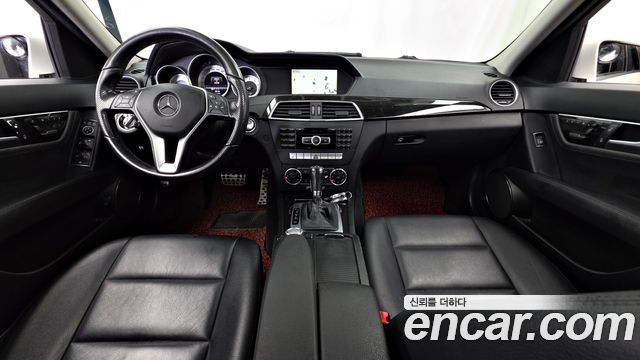 Mercedes-Benz C-Class — interior