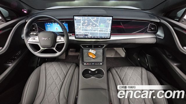 BYD Sea Lion 7 — interior