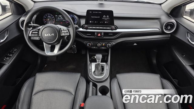 Kia K3 — interior