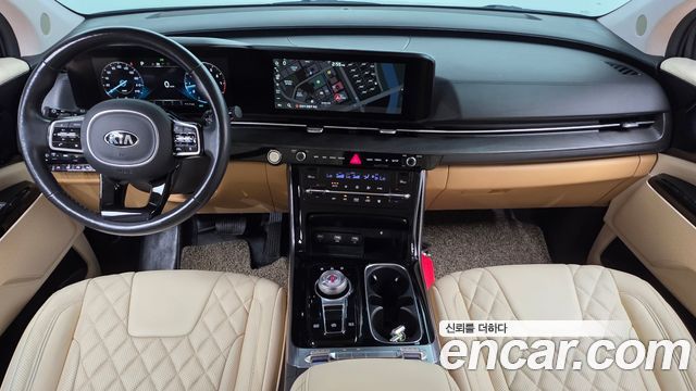 Kia Carnival — interior