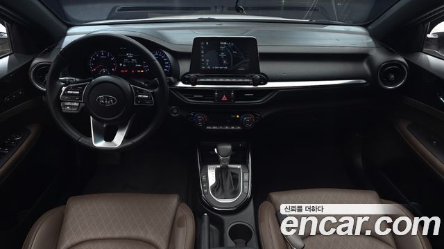 Kia K3 — interior