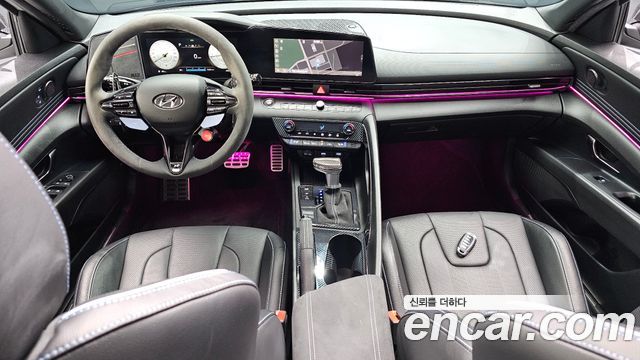 Hyundai Avante — interior