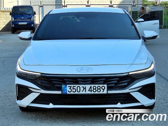 Hyundai Avante — exterior