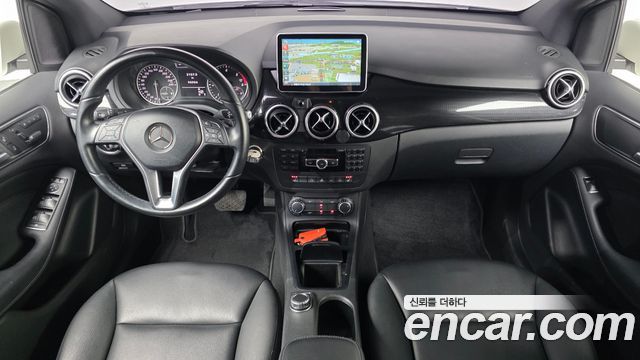 Mercedes-Benz B-Class — interior