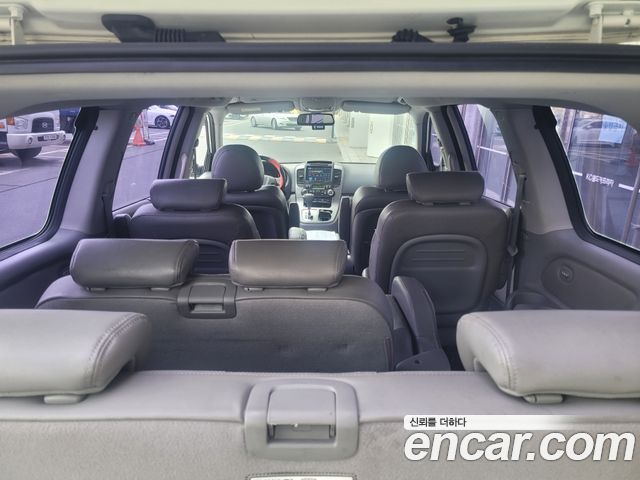 Kia Carnival — interior