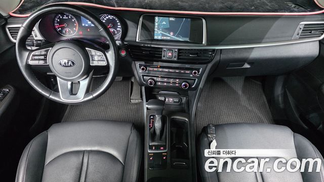 Kia K5 — interior