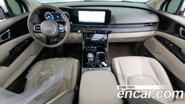 Kia Carnival — interior