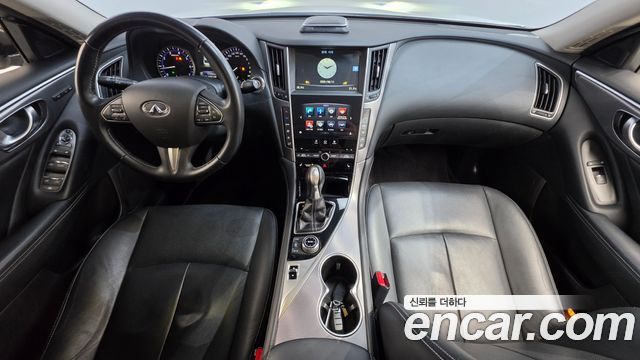 Infiniti Q50 — interior