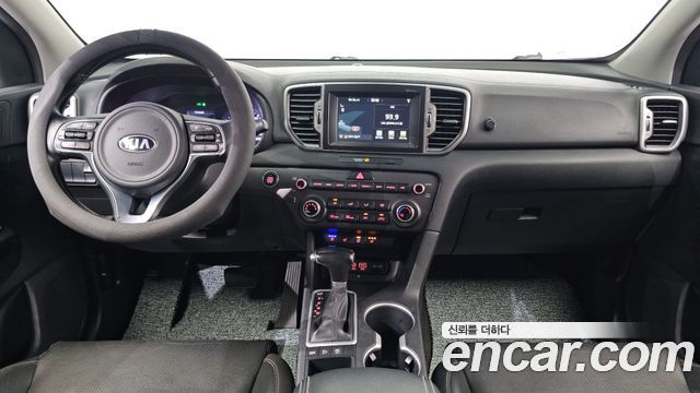 Kia Sportage — interior