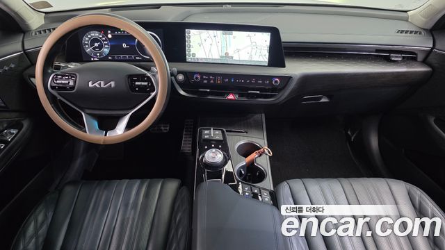 Kia K8 — interior