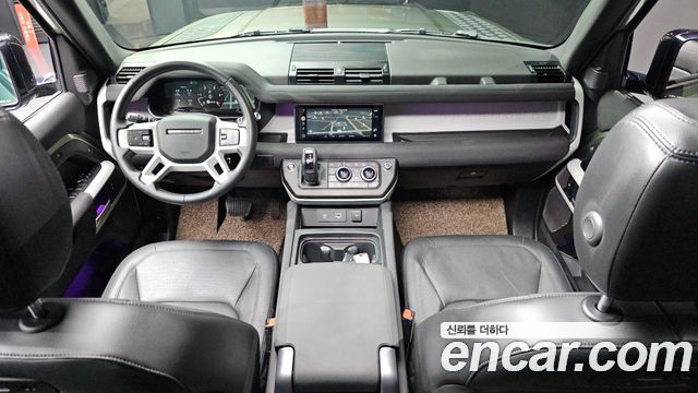 Land Rover Defender — interior