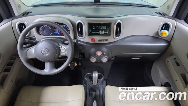 Nissan Cube — interior