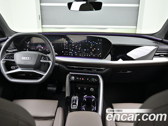 Audi Q5 — interior