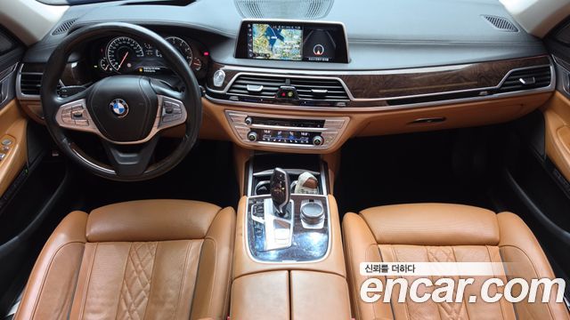 BMW 7 Series — interior