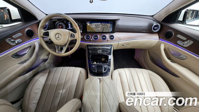 Mercedes-Benz E-Class — interior